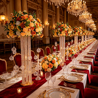 Support de centre de table haut doré avec boule de cristal et porte-fleurs pour la décoration de table de réception de mariage, banquet ou événement