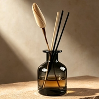 Vase diffuseur en verre dépoli noir mat pour bâtonnets, avec gravure personnalisée et logo sérigraphié, pour parfum d'ambiance - Vente en gros