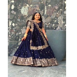 Lehenga Choli en faux georgette entièrement cousu pour travaux lourds, avec broderie riche en fils, paillettes et dupatta pour mariage indien - Product Image 5