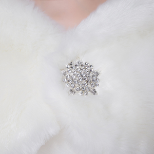 Femmes hiver mariée <span class=keywords><strong>voile</strong></span> de mariage Qipao robe avec des cheveux de lapin blanc strass en gros Imitation fourrure châle <span class=keywords><strong>veste</strong></span> - Product Image 4