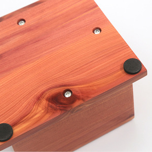 Urna Funeraria Cuadrada de Cedro Rojo para Adultos, Hecha a Mano, de Madera Sólida, para Condolencias, 13.7x12.2x8.6cm - Product Image 3