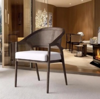 Fauteuil en bois de chêne massif avec dossier en rotin de style nordique et cannage français pour restaurant et café