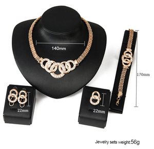 Conjunto de joyería de moda exquisita de cinco piezas para mujer, precioso anillo cruzado de diamantes de imitación, collar, pendientes, pulsera, hecho principalmente de aleación - Product Image 3