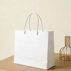 Bolsa de Cartón Blanca Reciclable Personalizada con Ojo de Grommet para Compras, Zapatos, Ropa y Regalos Empresariales - Product Image 4