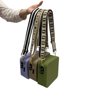 Borsa a tracolla quadrata <span class=keywords><strong>viola</strong></span> per bambini con borsa in Silicone di nuovo Design con tracolla regolabile - Product Image 1