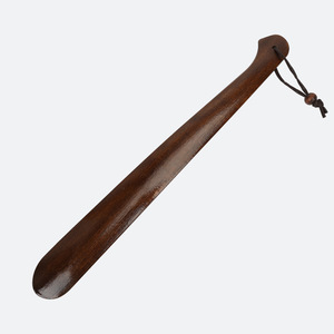 Chausse-pied en bois sur mesure à long manche, surface lisse, pour enfiler les chaussures, origine Jiangsu, numéro de pièce 80504 - Product Image 4