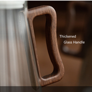 เหยือกแก้วโบโรซิลิเกตหนา 2100 มล. พร้อมหูจับไม้ สำหรับเครื่องดื่มร้อน/เย็น ชาเย็น - Product Image 4