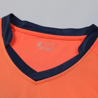 Ensemble d'uniformes de football OEM ODM orange et bleu marine, maillot et short personnalisés imprimés par transfert thermique, vente en gros, séchage rapide, 100% polyester 220g