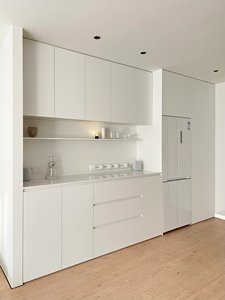 Mobile Buffet con Frigorifero Integrato a Parete, Arredamento Multifunzionale Personalizzato per Esposizione e Stoccaggio - Product Image 3