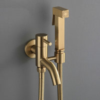 Pistolet de lavage triangulaire doré brossé pour bidet, douchette pressurisée pour toilettes, pulvérisateur de lavage des fesses KMIA DQ-008R en laiton massif