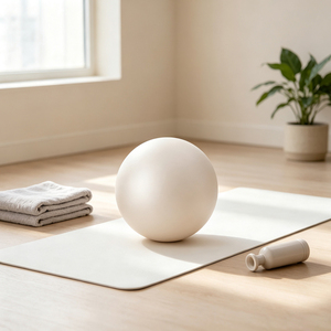 <span class=keywords><strong>Ballon</strong></span> <span class=keywords><strong>de</strong></span> Pilates Mini 22 cm en PVC Souple, Petit <span class=keywords><strong>Ballon</strong></span> <span class=keywords><strong>de</strong></span> Yoga pour Entraînement <span class=keywords><strong>de</strong></span> Base, Équilibre, Exercices Physiques à Domicile ou en Salle <span class=keywords><strong>de</strong></span> Sport pour Femme - Product Image 1
