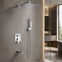 Ensemble de douche mural carré dissimulé à trois fonctions avec douchette à main et robinet chaud/froid pour salle de bain d'hôtel