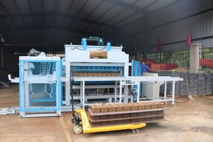 Giá Rẻ Giá Nén Nguyên Trái Đất Gạch Máy Làm Hby10-10 Đất Lồng Vào Nhau Bùn Khối Máy Làm Cameroon - Product Image 5