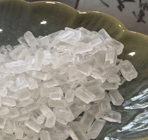 Le <span class=keywords><strong>thiosulfate</strong></span> <span class=keywords><strong>de</strong></span> <span class=keywords><strong>sodium</strong></span> <span class=keywords><strong>de</strong></span> qualité industrielle (Na2S2O3.5H2O) dans 25/50/1000kg <span class=keywords><strong>de</strong></span> cristaux blancs met en sac des particules en vrac pour un usage industriel - Product Image 2