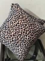 Housse de coussin moderne en velours de coton, imprimé léopard beige et noir, taille personnalisable, fermeture éclair, attrayante pour la maison et l'hôtel