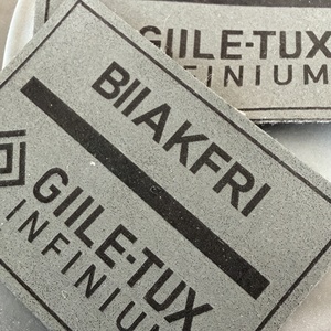 Étiquettes personnalisées pour vêtements en jean, patchs de design, étiquettes en cuir gaufré pour vêtements - Product Image 2