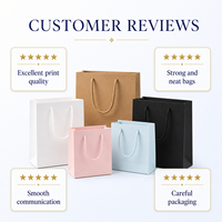 Sac en papier noir crème tendance avec logo personnalisé, poignée en ruban satiné, sac cadeau de luxe pour boutique de vêtements et articles vestimentaires
