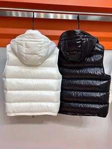 Nuevo Chaleco de Alta Gama Europeo con Capucha y Cuello Alto, Marca M, para Hombre y Mujer, Diseño Informal y Versátil, Chaleco de Plumón para Invierno - Product Image 4