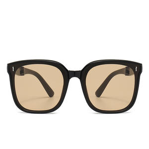 Gafas de Sol Plegables F-Foldable Versión F4, Montura Negra de PC, Lentes TAC UV400, Unisex, Ligeras, Protección Solar para Conducir al Aire Libre - Product Image 3