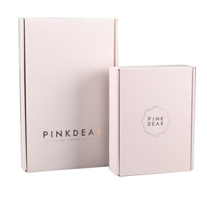 Tùy Chỉnh Thân Thiện Với Môi Vật Liệu Tái Chế Gửi Thư Sóng Màu Hồng Quần Áo Bao Bì Hộp Bưu Phẩm Với Dập Nổi Và Logo In Ấn - Product Image 2