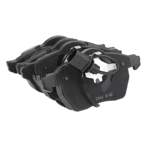 Pièces détachées automobiles Plaquettes de frein avant pour <span class=keywords><strong>Audi</strong></span> A4 VW Passat 4B0698151E 8E0698151J 4BD698151 4B0698151N 4B0698151M 4B0698151J 4B0698151AB - Product Image 3