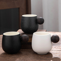 Mug à café en céramique givrée de 170 ml avec anse sphérique noir mat, mug moucheté anthracite pour la maison et le café