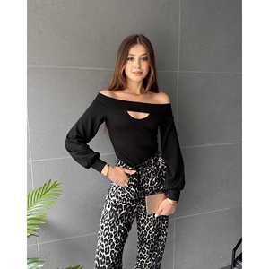 Blusa Elegante para Mujer con Hombros Descubiertos, Detalle Recortado y Manga Abullonada, Top para Fiesta - Product Image 3