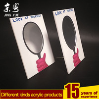 Miroir cosmétique en acrylique noir avec longue poignée, miroir de maquillage moderne en PMMA écologique, durable, recyclable, décoratif