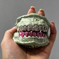 Grillz dentaire personnalisé en argent S925 plaqué or, avec lettres connectées gravées au design Hip Hop, entièrement serti de moissanite