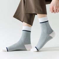 Chaussettes de sport pour hommes, nouvelle collection automne, en coton, antibactériennes, absorbant la transpiration, désodorisantes, pour le cyclisme, design simple et coloré
