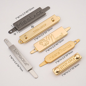 China Leverancier Aangepaste Metalen Logo Plaat Voor Handtassen, Tas Accessoires Rechthoek Met 4 Klinknagel Goud Metalen Label - Product Image 4