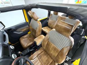 <span class=keywords><strong>Jeep</strong></span> <span class=keywords><strong>Wrangler</strong></span> Sahara Grand espace de chargement Conduite à gauche Boîte de vitesses automatique Turbo Diesel Prix compétitif pour véhicule d'occasion - Product Image 6