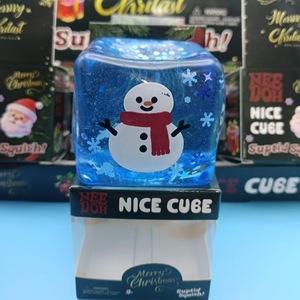 ของเล่นบีบ NeeDoh รูปทรงลูกบาศก์น่ารักสำหรับคริสต์มาส ของเล่นบีบมอลโทสแบบมีกลิตเตอร์ ของเล่นบีบคลายเครียดสำหรับวันหยุด ของขวัญสำหรับเด็กและผู้ใหญ่ - Product Image 2