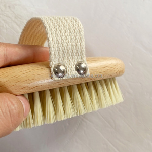 Ventes chaudes Brosse de bain pour le corps en bois de hêtre à poils de sanglier naturels en nylon ovale simple Brosse de massage réutilisable pour peau sèche Logo personnalisé - Product Image 6