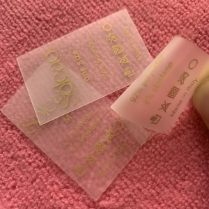 Etiqueta Transparente de TPU con Logotipo Dorado de Alta Elasticidad, Etiquetas de TPU de Plástico Transparente con <span class=keywords><strong>Instrucciones</strong></span> de Cuidado en Color Dorado Impresas y Lavables para Trajes de Baño - Product Image 2