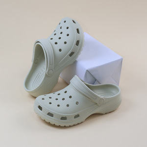 Zuecos Crocs Rosas para Mujer, Tallas 35-40, Antideslizantes, Suela Suave de EVA, Estilo Playa, con Plataforma - Product Image 2