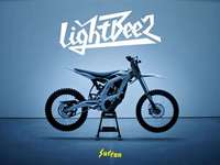 Surron Light Bee 2X Off Road E-Moto 24kW Layar TFT Off Road Pengisi Daya 1200W Hitam Merah Balap 2024 2025 2026 Terbaru
