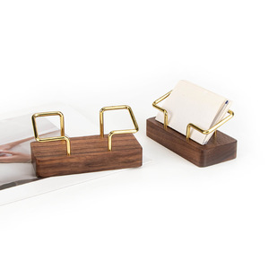 Hongjie - Portatarjetas de visita de madera de nogal y latón, organizador de escritorio moderno y sencillo para uso en la oficina y el hogar - Product Image 3