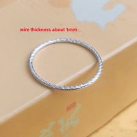 Anillos de Dedo Vintage de Oro de 14K con Patrón Brillante, Anillo de Banda Delgada Premium, Joyería Minimalista para Compromiso y Aniversario