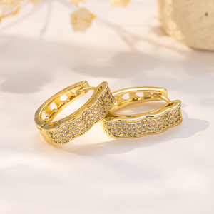 Boucles d'oreilles créoles en or 18 carats avec zircon micro-incrusté, forme géométrique ovale, pour femme, bijoux d'anniversaire - Product Image 3