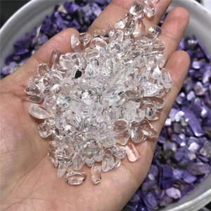 Commercio all'ingrosso 5-7mm <span class=keywords><strong>cristalli</strong></span> pietre curative <span class=keywords><strong>di</strong></span> ghiaia naturale <span class=keywords><strong>bianco</strong></span> trasparente cristallo <span class=keywords><strong>di</strong></span> <span class=keywords><strong>quarzo</strong></span> chip per la decorazione Acquario - Product Image 6