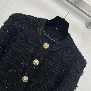Nouvelle Collection Printemps 2026 : Style Vintage, Col en Tweed Tissé Orné d'une Boucle Dorée, à Simple Boutonnage, avec Courte Frange Noire - Product Image 3