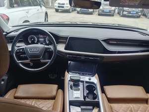 <span class=keywords><strong>Audi</strong></span> <span class=keywords><strong>Q6</strong></span> 2023 50 TFSI quattro Edición Xingyun Flying Knight Suit - Product Image 5