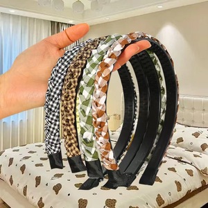 Diadema elegante de tela a cuadros para mujer, de ala ancha, para uso diario, primavera 2023, combinación aleatoria, hecha a mano - Product Image 1