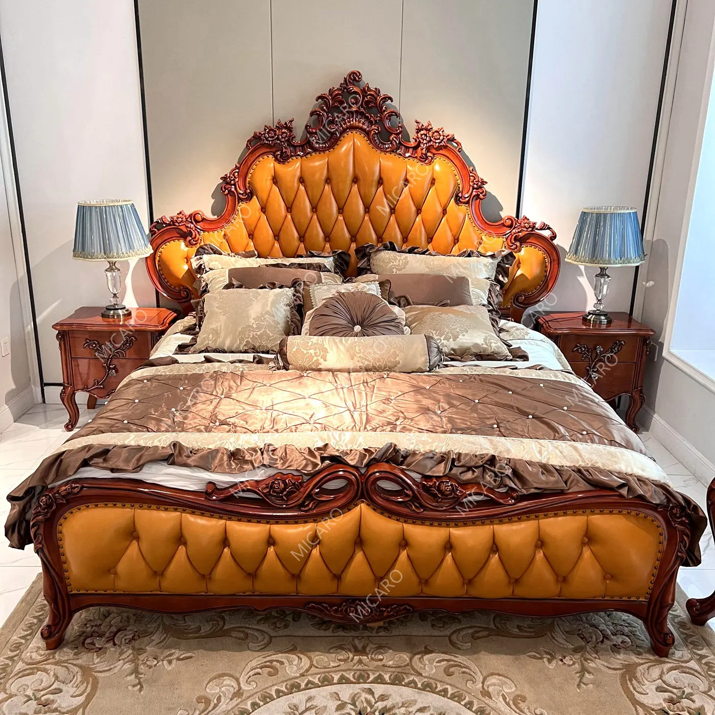 Camera da letto classica in legno massello classico romantico francese di lusso con testiera in pelle