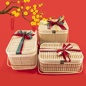Top Trendy Bamboo Rectangle <b>Hamper</b> with Carved Lid Handicraft <b>Picnic</b> Basket for Wedding Wholesale From Vietnam - Product Image 4