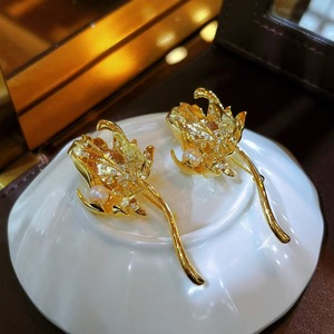 Broche del Año de la Serpiente 2025, Emblema de Dibujos Animados, Serpiente Espiritual que Ofrece Buena Suerte, Conmemora el Año con Estilo - Product Image 1