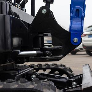 Miniexcavadora Ligera Avanzada HIGHTOP HT16 con Motor Kubota de 15 HP, Maniobrabilidad Superior - Product Image 5