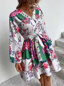 2022 vendita calda nuovi arrivi vestiti primaverili manica lunga Deep V Sexy Party Night Club Button Mini <span class=keywords><strong>abiti</strong></span> abito in raso <span class=keywords><strong>donna</strong></span>