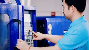 EUGENIA 안티-안개 콘택트 렌즈 클리너 중국 도매 30ml 알루미늄 스프레이 디스플레이 렌즈 클리너 - Product Image 6